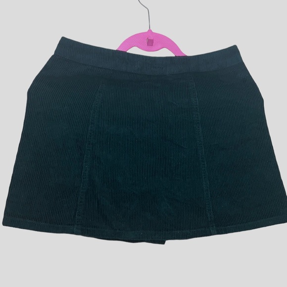 Forever 21 Forest Green Corduroy Mini skirt - Picture 4 of 9